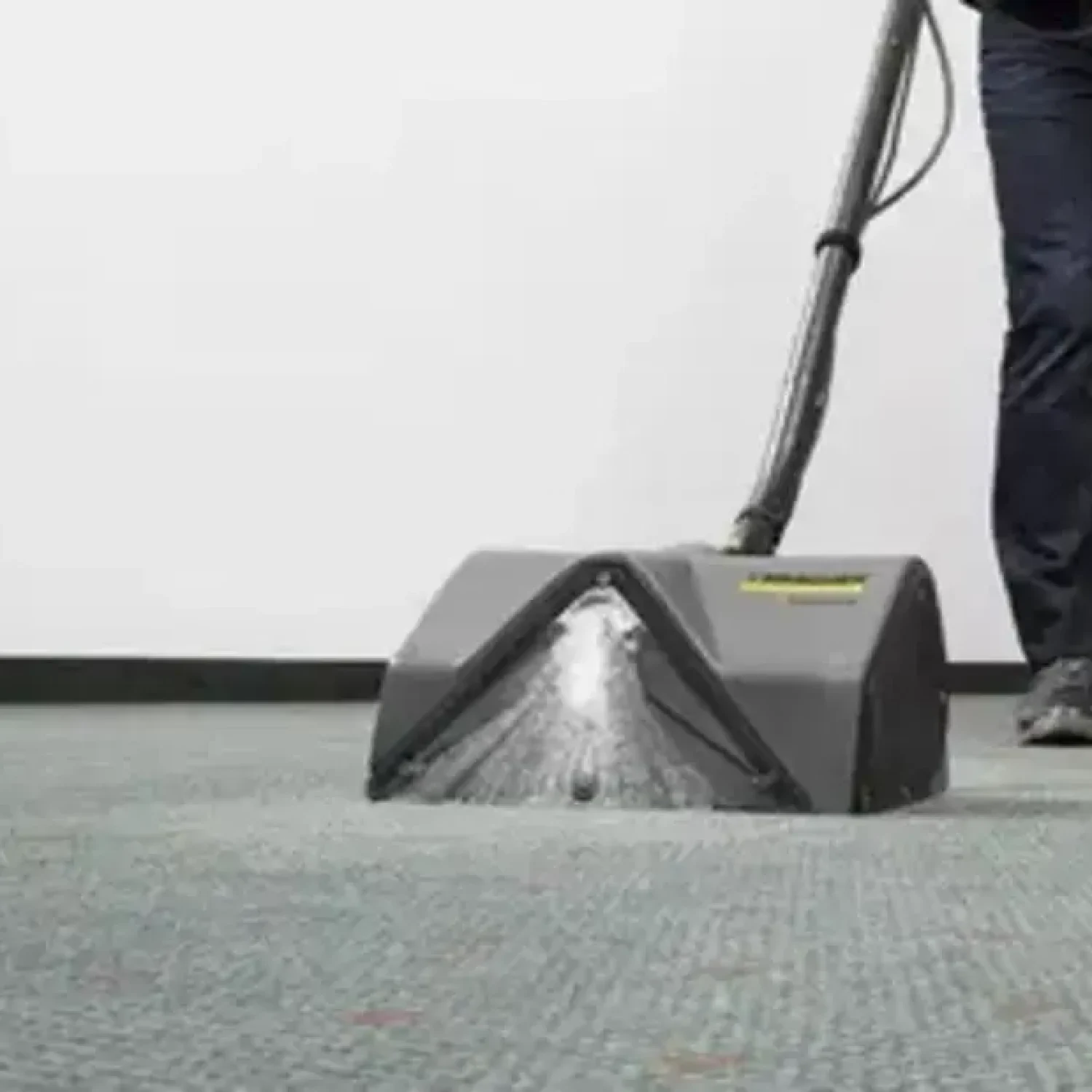 teppichreinigung-mit-spruehextra (1) mattvätt